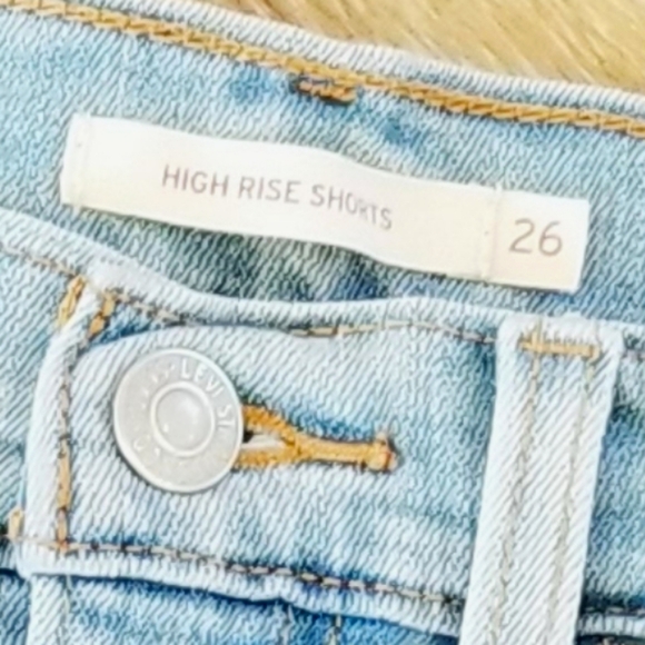 Levi's Women's High Rise Denim Jean Shorts Frayed Cut off EUC High Waist sz 26 - Picture 10 of 11
